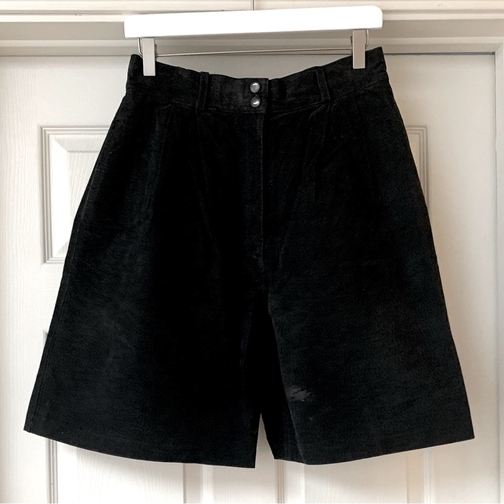 MOVING SALE | NWT Women’s Vintage Urban Outfitters “Bagatelle” Suede Shorts